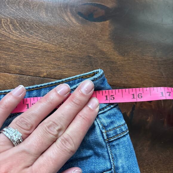 Cabi Jeans Low Rise Slim Ankle Jeans Medium Wash Denim Blue Women's Size 6 - Picture 6 of 9